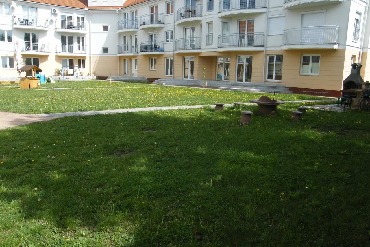 Romantic Apartman Hajdúszoboszló المظهر الخارجي الصورة